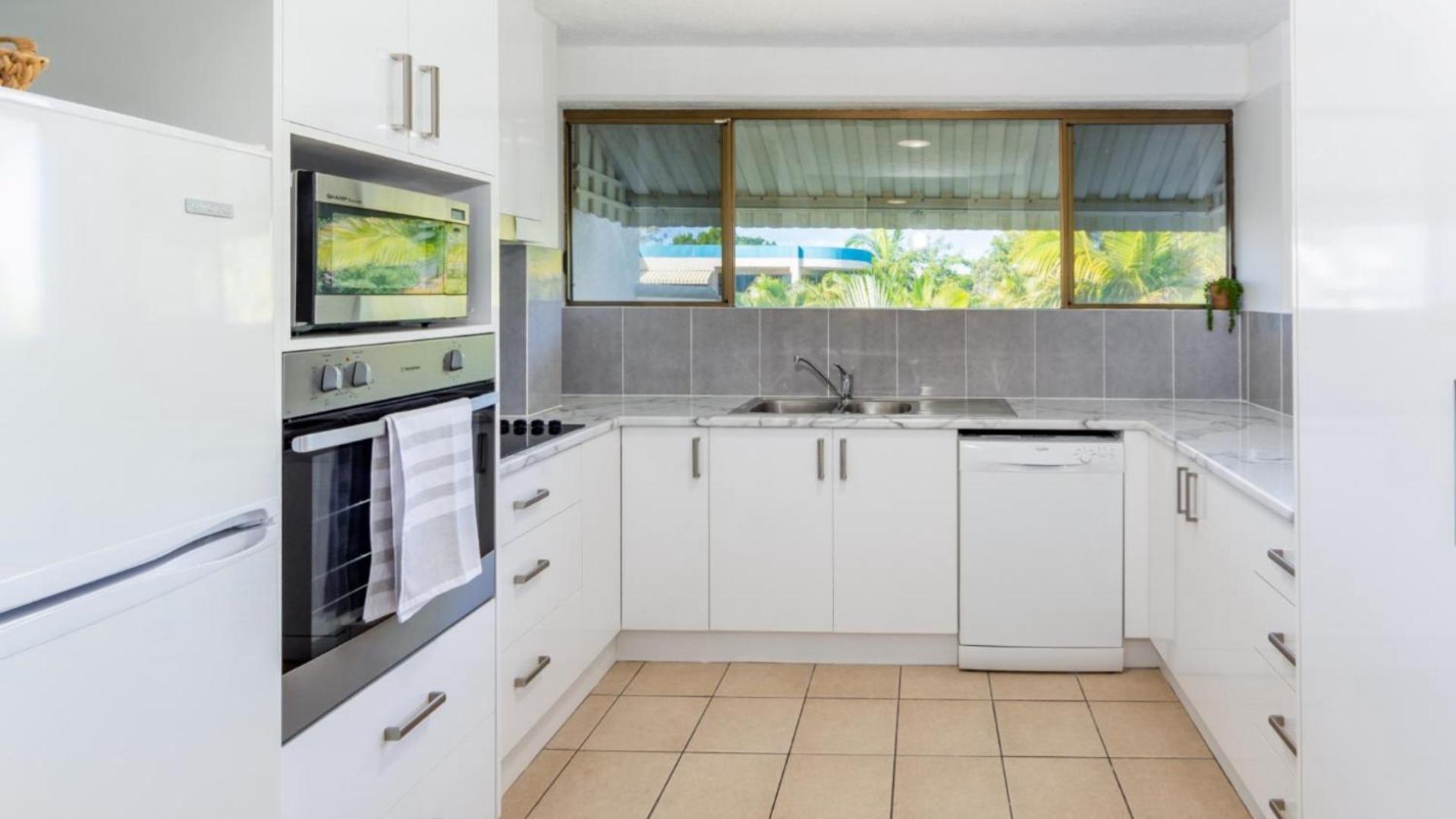 Placid Waters Holiday Apartments Bongaree ภายนอก รูปภาพ