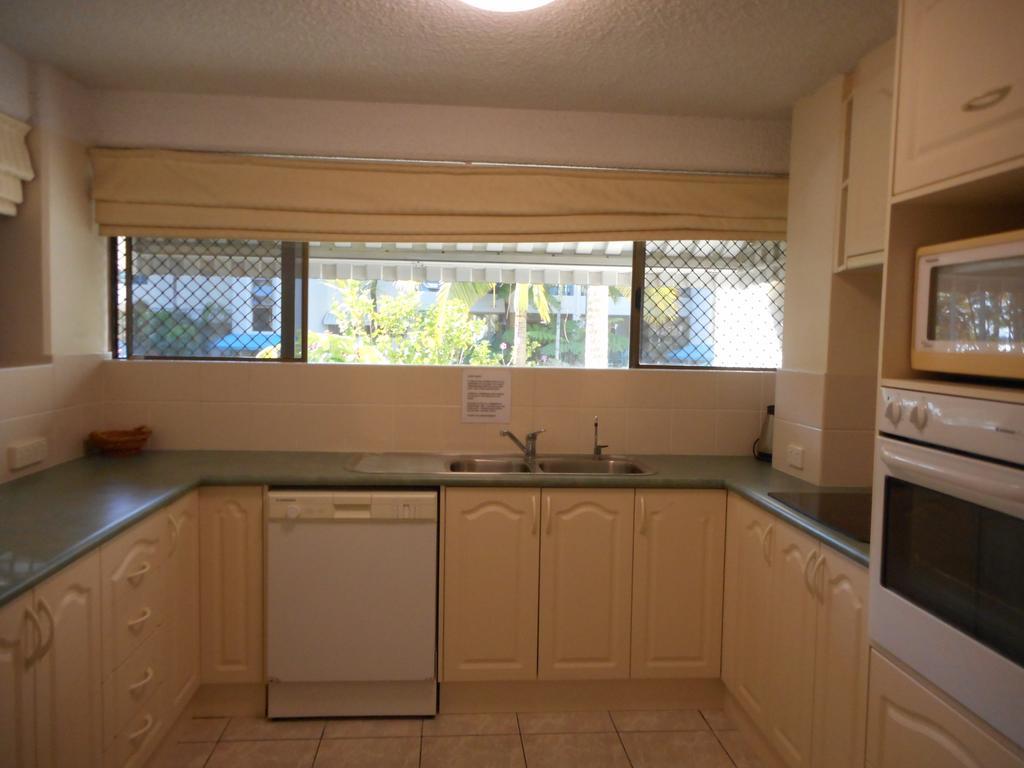 Placid Waters Holiday Apartments Bongaree ภายนอก รูปภาพ