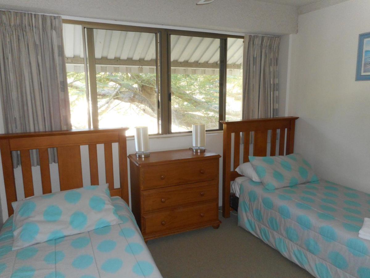 Placid Waters Holiday Apartments Bongaree ภายนอก รูปภาพ
