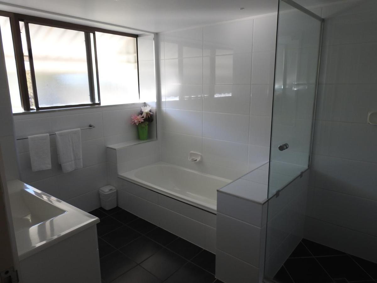 Placid Waters Holiday Apartments Bongaree ภายนอก รูปภาพ